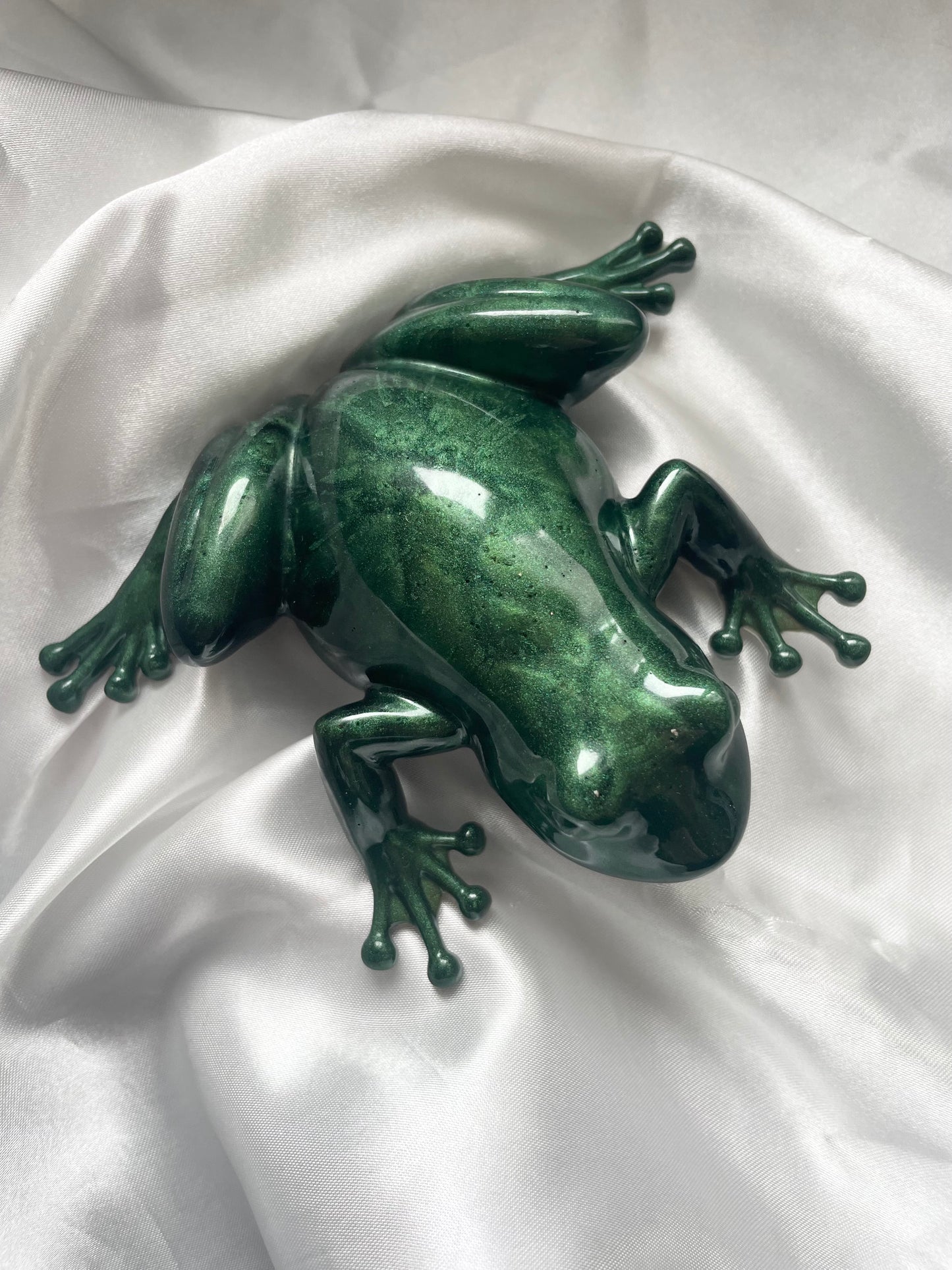 Figurine grenouille verte