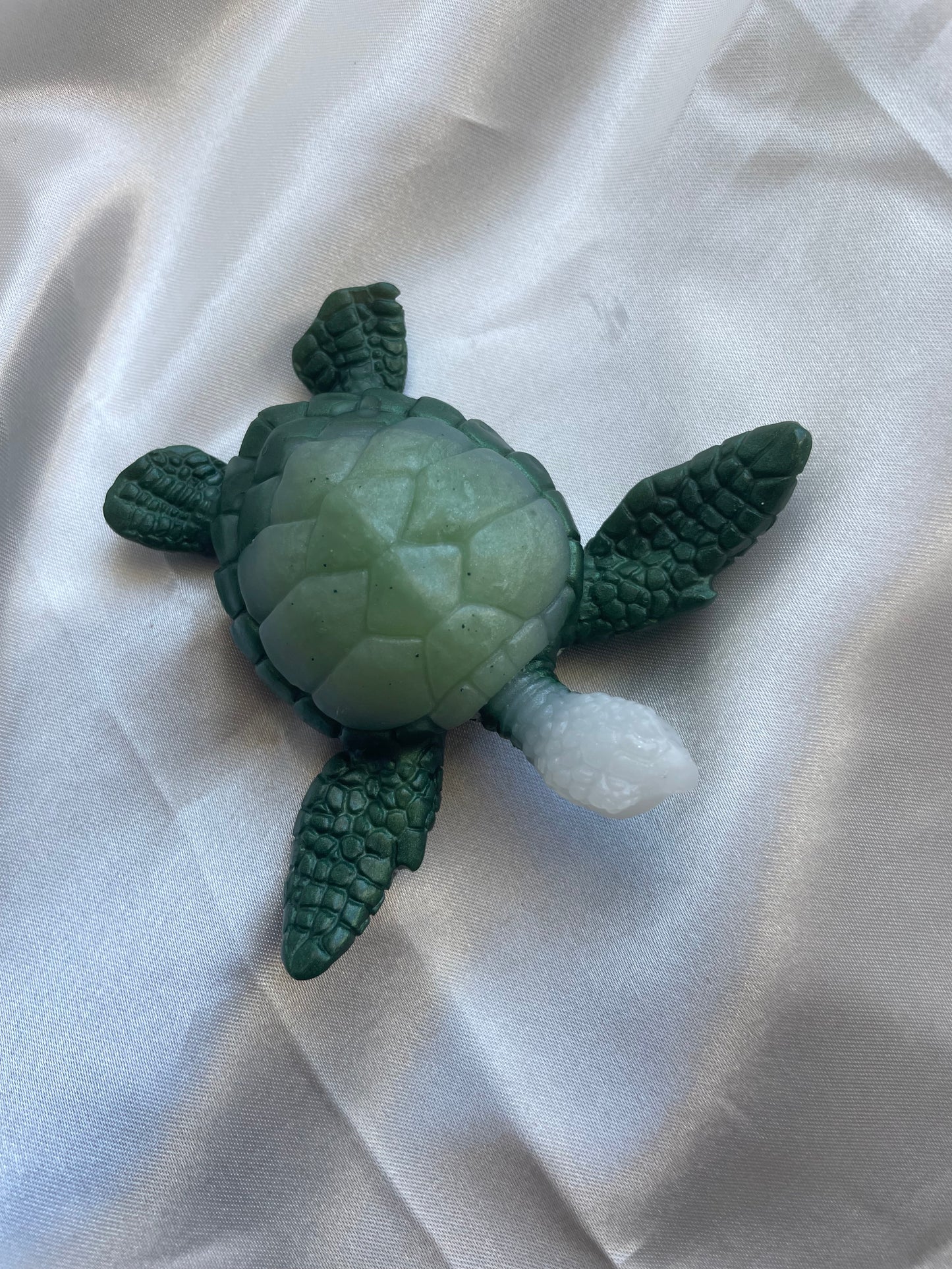 Figurine tortue verte foncé