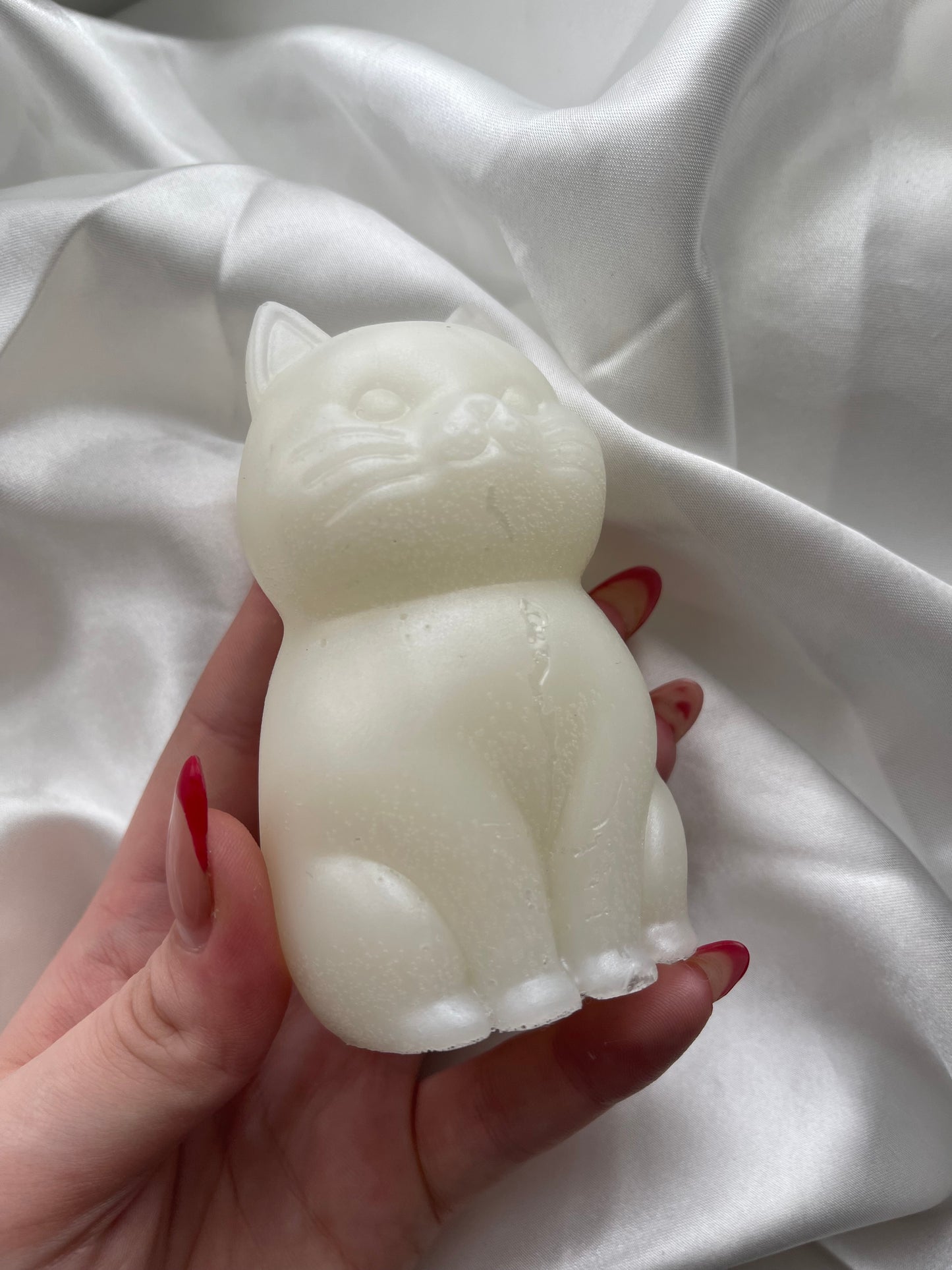 Figurine chat blanc bulles