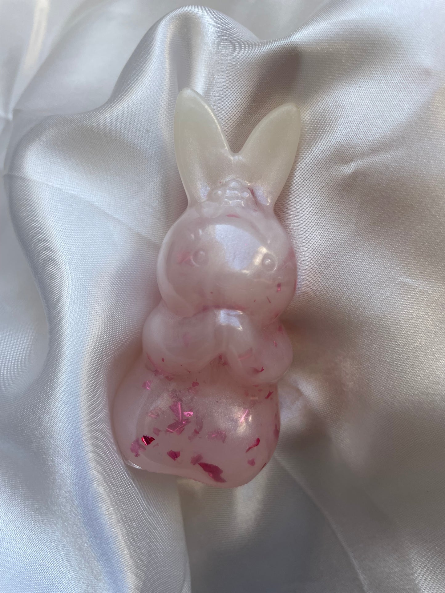 Figurine lapin blanc or